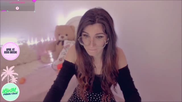 Gallery image thumbnail from LivM_'s myfreecams stream on, 04/16/2025, 09:23 image 13 of 20