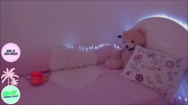 Gallery image thumbnail from LivM_'s myfreecams stream on, 04/17/2025, 08:44 image 10 of 20
