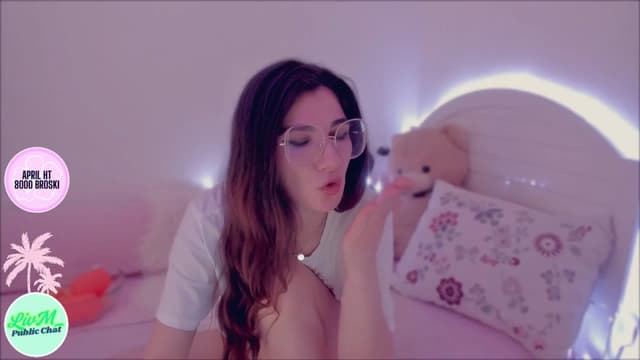 Gallery image thumbnail from LivM_'s myfreecams stream on, 04/17/2025, 08:44 image 7 of 20