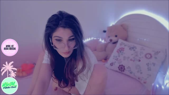 Gallery image thumbnail from LivM_'s myfreecams stream on, 04/17/2025, 08:44 image 15 of 20