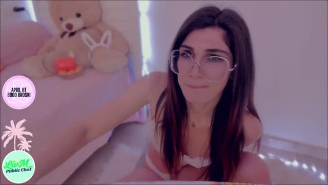 Gallery image thumbnail from LivM_'s myfreecams stream on, 04/19/2025, 09:06 image 20 of 20