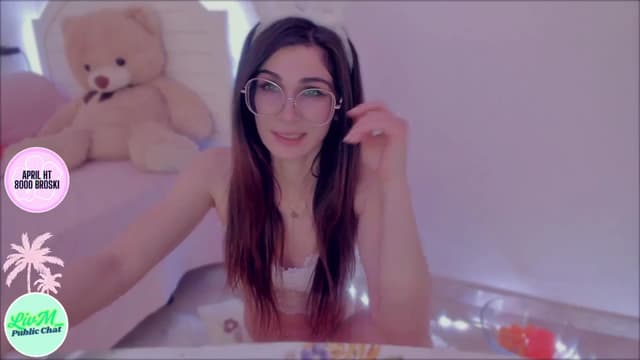 Gallery image thumbnail from LivM_'s myfreecams stream on, 04/19/2025, 09:06 image 9 of 20