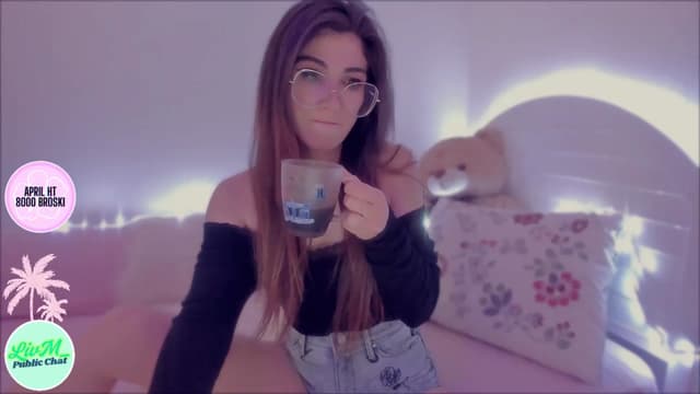 Gallery image thumbnail from LivM_'s myfreecams stream on, 04/21/2025, 08:59 image 7 of 20
