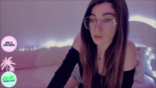 Gallery image thumbnail from LivM_'s myfreecams stream on, 04/21/2025, 08:59 image 15 of 20