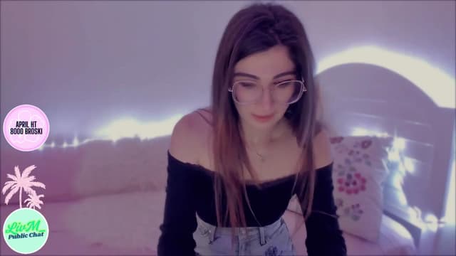 Gallery image thumbnail from LivM_'s myfreecams stream on, 04/21/2025, 08:59 image 6 of 20