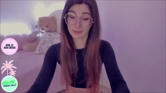 Gallery image thumbnail from LivM_'s myfreecams stream on, 04/22/2025, 09:13 image 12 of 20