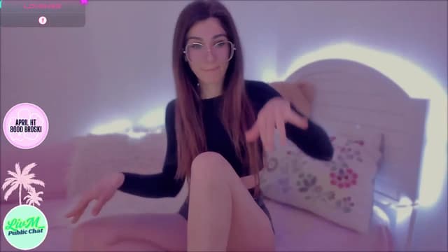 Gallery image thumbnail from LivM_'s myfreecams stream on, 04/22/2025, 09:13 image 7 of 20
