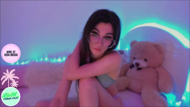 Gallery image thumbnail from LivM_'s myfreecams stream on, 04/29/2025, 08:29 image 20 of 20