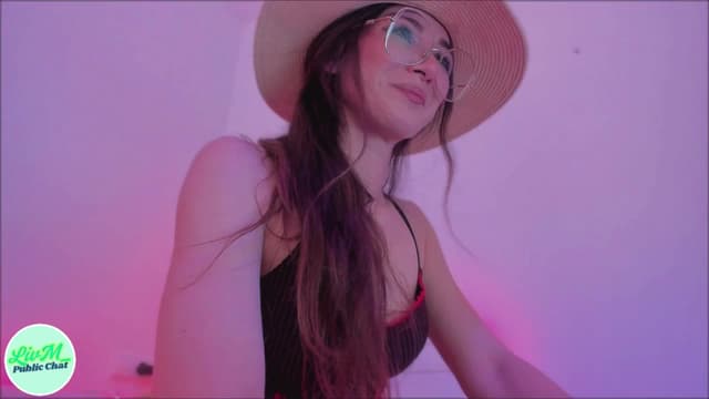 Gallery image thumbnail from LivM_'s myfreecams stream on, 05/05/2025, 08:28 image 4 of 20