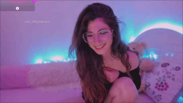 Gallery image thumbnail from LivM_'s myfreecams stream on, 05/14/2025, 08:39 image 2 of 20