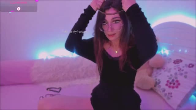 Gallery image thumbnail from LivM_'s myfreecams stream on, 05/14/2025, 08:39 image 13 of 20