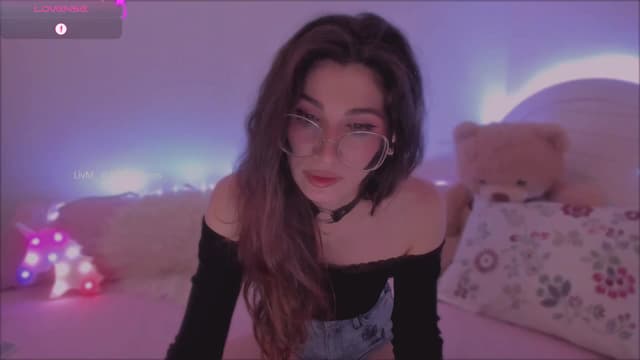 Gallery image thumbnail from LivM_'s myfreecams stream on, 05/21/2025, 07:44 image 6 of 20