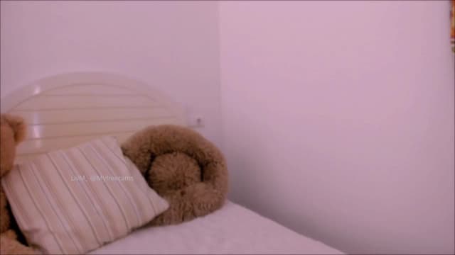 Gallery image thumbnail from LivM_'s myfreecams stream on, 09/03/2025, 08:25 image 17 of 20