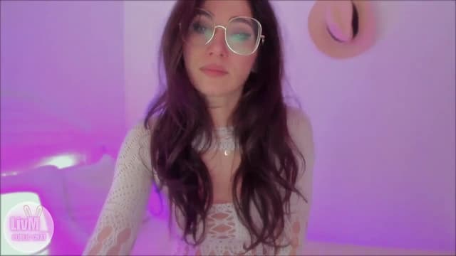 Gallery image thumbnail from LivM_'s myfreecams stream on, 01/23/2026, 09:43 image 15 of 20