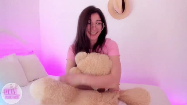 Gallery image thumbnail from LivM_'s myfreecams stream on, 01/31/2026, 10:58 image 9 of 20
