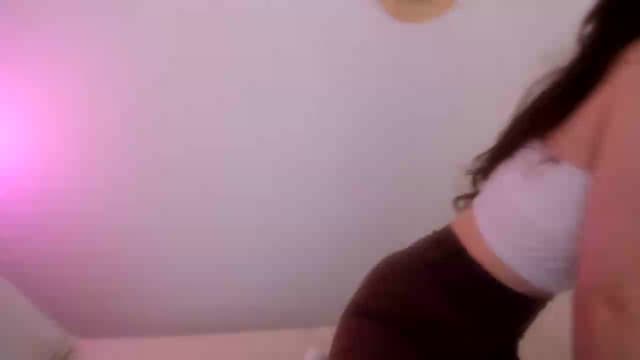 Gallery image thumbnail from LivM_'s myfreecams stream on, 05/05/2026, 08:03 image 3 of 20