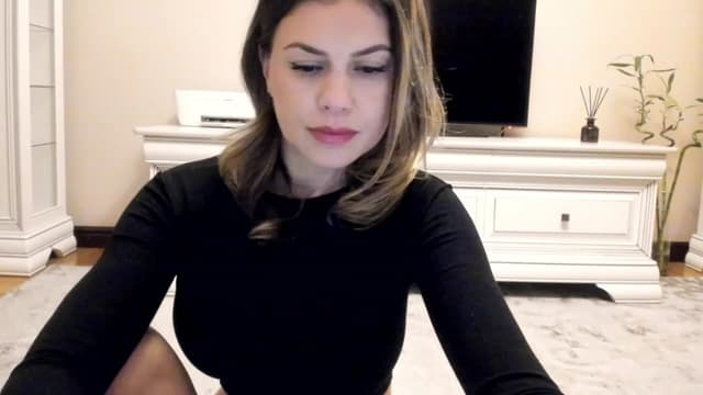 Gallery image thumbnail from Lu126's myfreecams stream on, 12/05/2022, 04:40 image 11 of 20