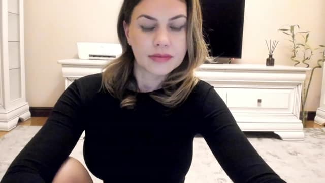 Gallery image thumbnail from Lu126's myfreecams stream on, 12/05/2022, 04:40 image 17 of 20