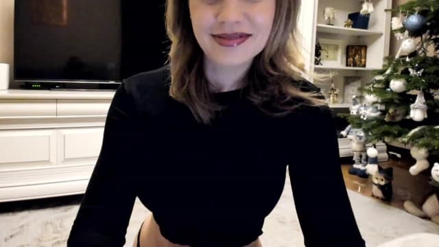 Gallery image thumbnail from Lu126's myfreecams stream on, 12/21/2022, 04:33 image 9 of 20