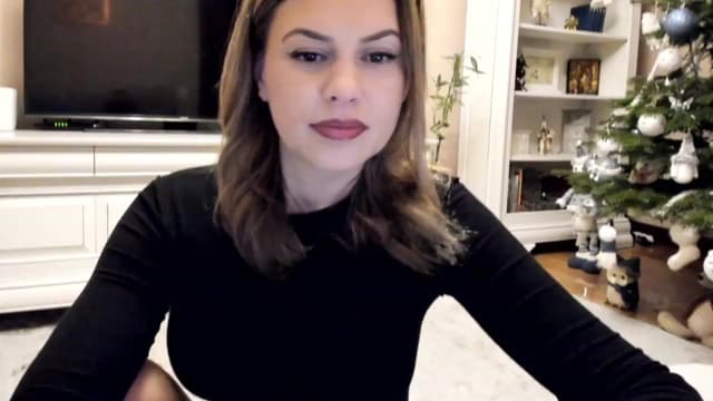 Gallery image thumbnail from Lu126's myfreecams stream on, 12/21/2022, 04:33 image 6 of 20