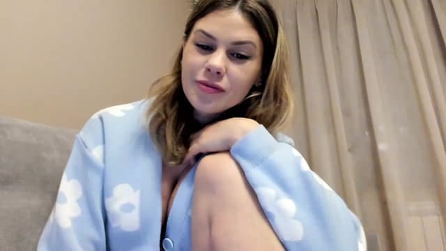 Gallery image thumbnail from Lu126's myfreecams stream on, 12/27/2022, 04:17 image 5 of 20