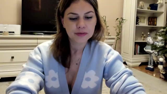 Gallery image thumbnail from Lu126's myfreecams stream on, 12/27/2022, 05:00 image 17 of 20