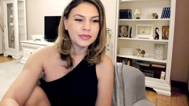 Gallery image thumbnail from Lu126's myfreecams stream on, 01/03/2023, 05:23 image 14 of 20