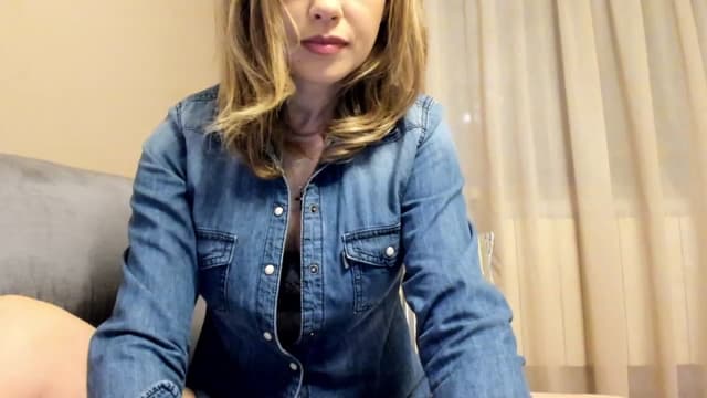 Gallery image thumbnail from Lu126's myfreecams stream on, 02/12/2023, 24:51 image 1 of 20