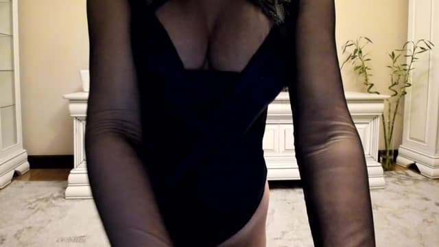 Gallery image thumbnail from Lu126's myfreecams stream on, 02/21/2023, 04:08 image 14 of 20