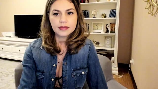 Gallery image thumbnail from Lu126's myfreecams stream on, 03/13/2023, 04:34 image 10 of 20