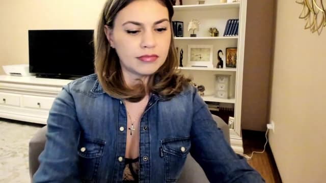 Gallery image thumbnail from Lu126's myfreecams stream on, 03/13/2023, 04:34 image 7 of 20