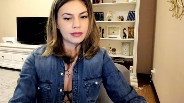 Gallery image thumbnail from Lu126's myfreecams stream on, 03/13/2023, 04:34 image 15 of 20