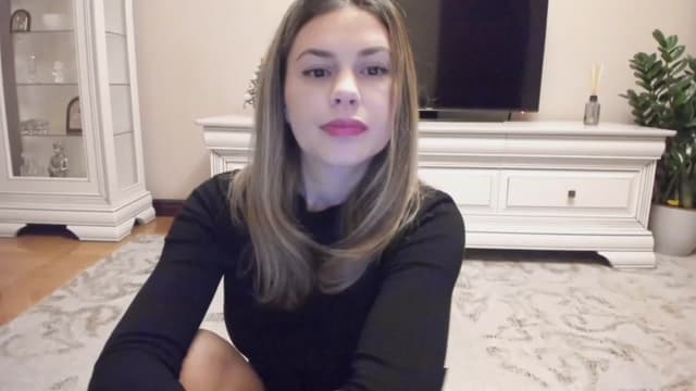 Gallery image thumbnail from Lu126's myfreecams stream on, 12/19/2023, 04:03 image 15 of 20