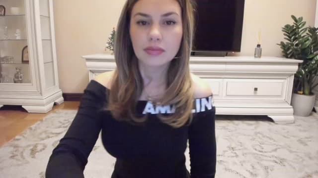 Gallery image thumbnail from Lu126's myfreecams stream on, 12/22/2023, 05:02 image 4 of 20