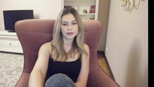 Gallery image thumbnail from Lu126's myfreecams stream on, 03/07/2024, 04:52 image 1 of 20