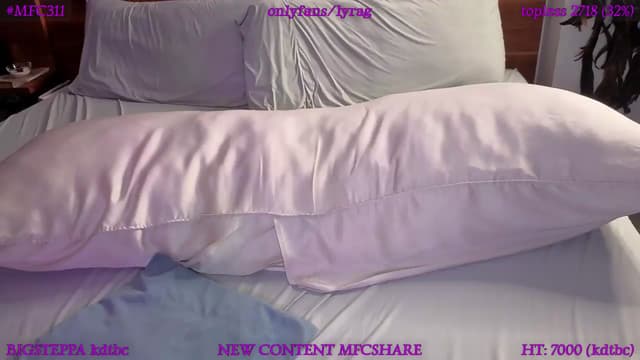 Gallery image thumbnail from LyraG's myfreecams stream on, 06/29/2026, 07:51 image 8 of 20
