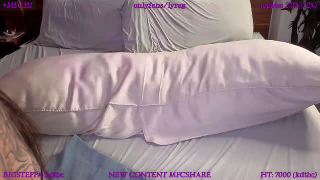 Gallery image thumbnail from LyraG's myfreecams stream on, 06/29/2026, 07:51 image 15 of 20
