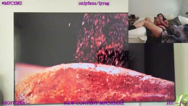 Gallery image thumbnail from LyraG's myfreecams stream on, 07/02/2026, 24:00 image 18 of 20