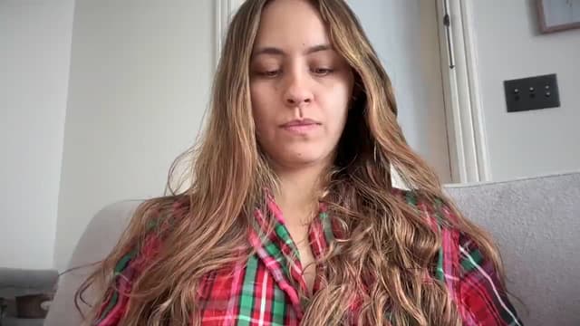 Gallery image thumbnail from Lyshy's myfreecams stream on, 12/31/2025, 18:10 image 4 of 20
