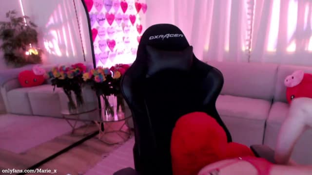 Gallery image thumbnail from Marie's myfreecams stream on, 02/15/2023, 04:56 image 3 of 20