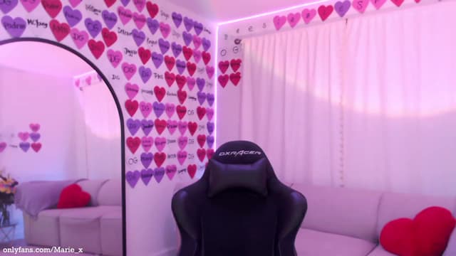 Gallery image thumbnail from Marie's myfreecams stream on, 02/23/2023, 07:25 image 14 of 20