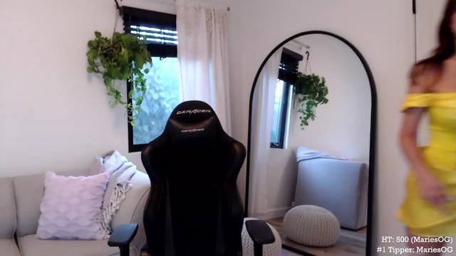 Gallery image thumbnail from Marie's myfreecams stream on, 10/24/2023, 01:59 image 11 of 20