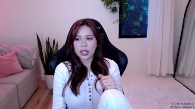 Gallery image thumbnail from Marie's myfreecams stream on, 03/08/2024, 03:05 image 10 of 20