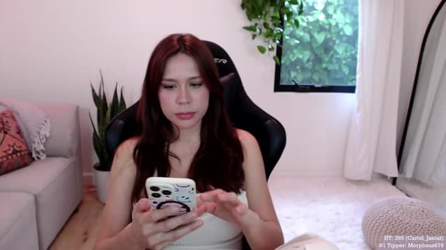 Gallery image thumbnail from Marie's myfreecams stream on, 04/25/2024, 01:58 image 11 of 20