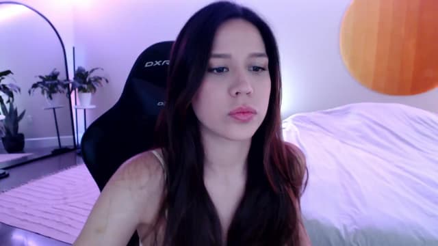 Gallery image thumbnail from Marie's myfreecams stream on, 12/05/2024, 23:50 image 1 of 20