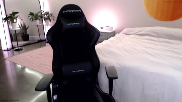 Gallery image thumbnail from Marie's myfreecams stream on, 12/13/2024, 24:01 image 6 of 20