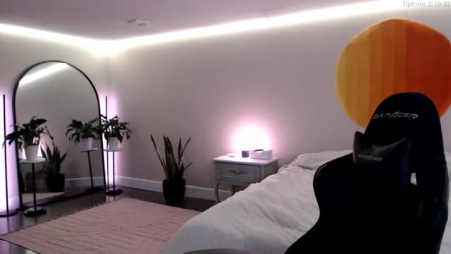 Gallery image thumbnail from Marie's myfreecams stream on, 12/13/2024, 24:01 image 17 of 20