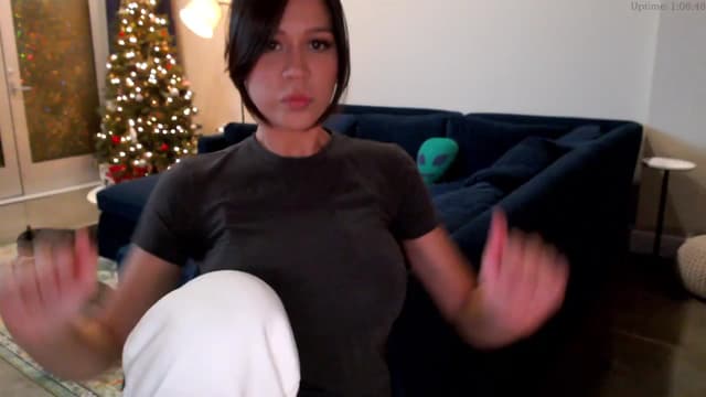 Gallery image thumbnail from Marie's myfreecams stream on, 12/19/2024, 05:20 image 6 of 20