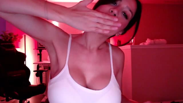 Gallery image thumbnail from Marie's myfreecams stream on, 12/19/2024, 05:20 image 11 of 20