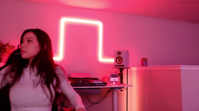 Gallery image thumbnail from Marie's myfreecams stream on, 12/24/2024, 03:06 image 16 of 20